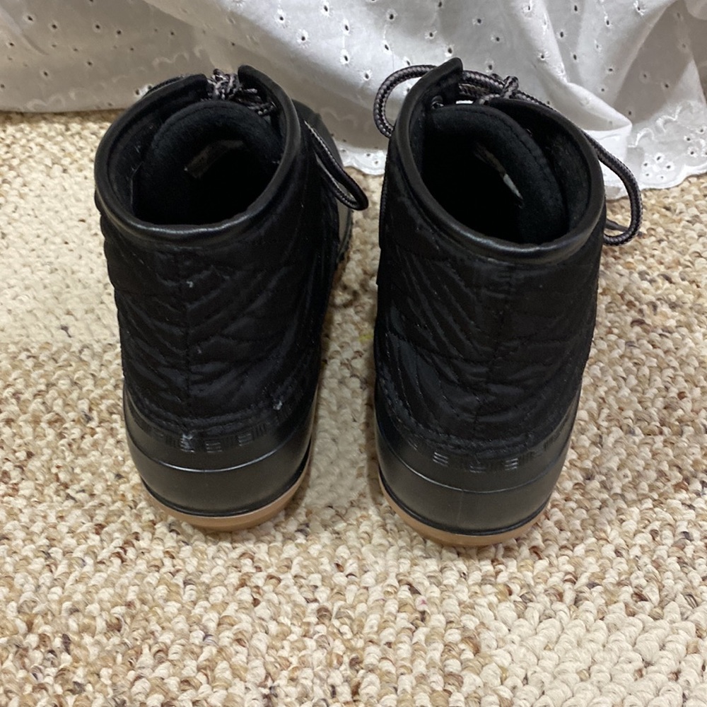 Rain Boots Size 6 - Picture 2 of 5